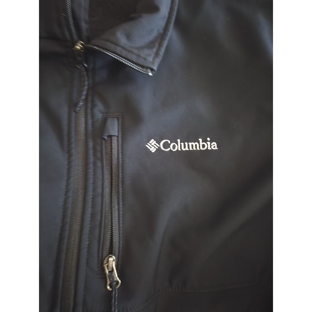 Size XL Columbia Men's Ascender Softshell Jacket Black Preowned EXCELLENT Cond.